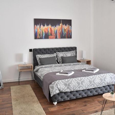 Apartment In Belgrade With Small Parking Space Eksteriør bilde