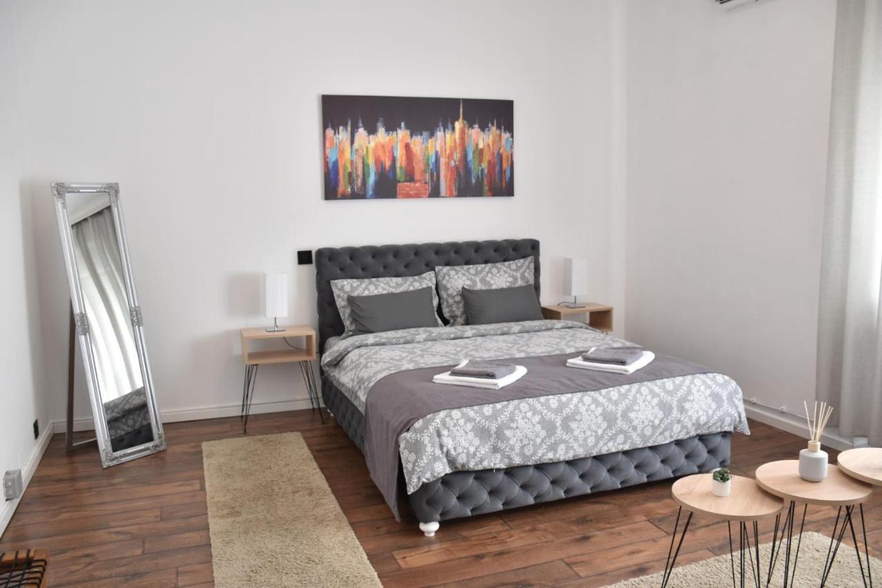 Apartment In Belgrade With Small Parking Space Eksteriør bilde